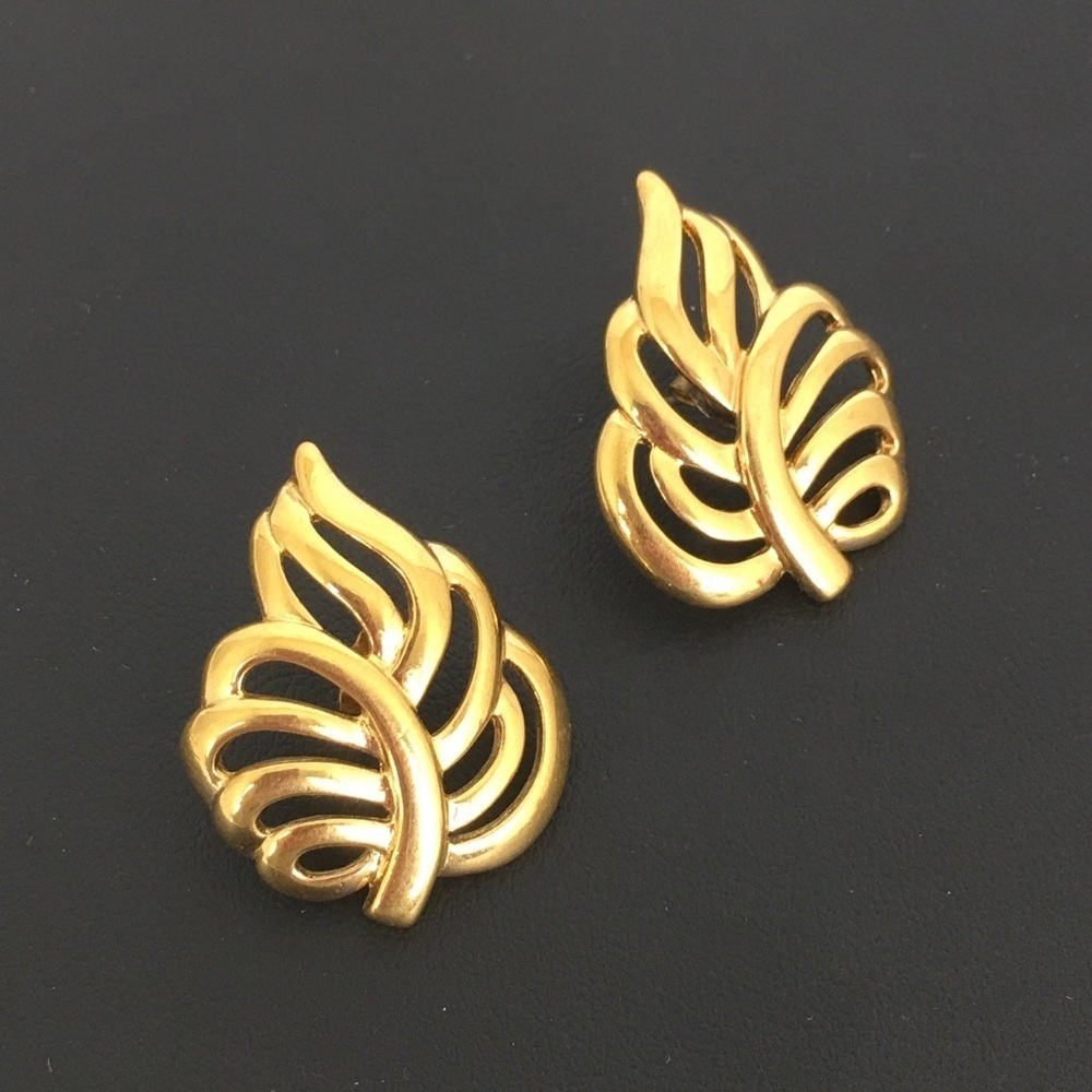 Vintage Napier Signed Estate Earrings Gold Tone Filigree Leaf Pierced Post Retro - Picture 11 of 13